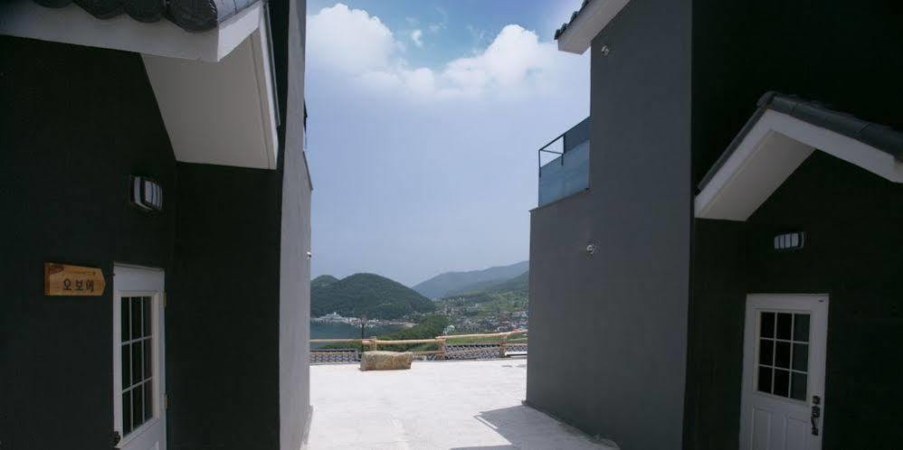 Aria Pension Namhae Exterior photo